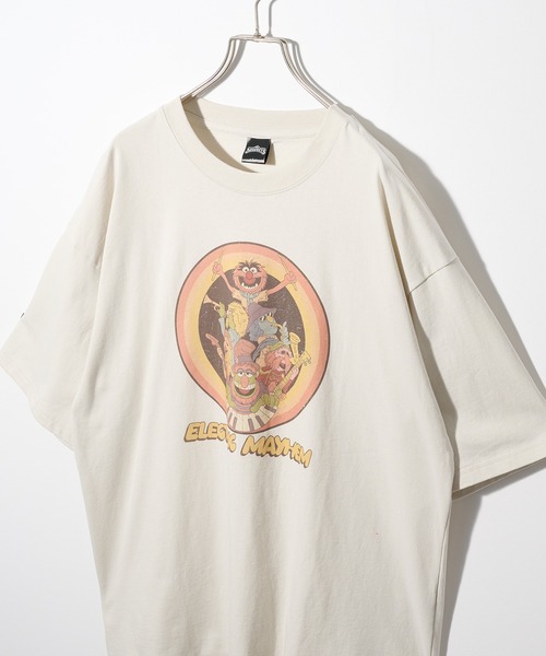 Disney(ディズニー)の「【SETUP7】ムービー グラフィック Tシャツ MNY / Back to the Future(バック・トゥ・ザ・フューチャー)/ Jurassic Park(ジュラシック・パーク)/ Jurassic World(ジュラシック・ワールド)/ JAWS(ジョーズ)/ Gremlins(グレムリン)/ IT(イット)/ Joker / The Goonies / The Muppets(Tシャツ/カットソー・メンズ・ブラック系その他2/ホワイト系その他3/ホワイト系その他2/ブラック系その他4/ホワイト系その他5/ブラック系その他6/ホワイト系その他4/ブラック系その他3/ブラック系/ブラック系9/ブラック系1/ホワイト系1/ブラック系その他5/ブラック系3/ブラック系2/ブラック系5/ブラック系4/ブラック系6/ブラック系その他/ブラック系7/ブラック系8・M/L)」の5枚目の写真