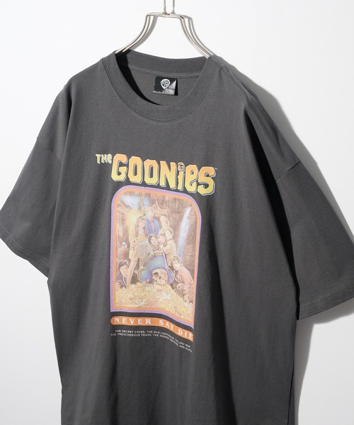 Disney(ディズニー)の「【SETUP7】ムービー グラフィック Tシャツ MNY / Back to the Future(バック・トゥ・ザ・フューチャー)/ Jurassic Park(ジュラシック・パーク)/ Jurassic World(ジュラシック・ワールド)/ JAWS(ジョーズ)/ Gremlins(グレムリン)/ IT(イット)/ Joker / The Goonies / The Muppets(Tシャツ/カットソー・メンズ・ブラック系その他2/ホワイト系その他3/ホワイト系その他2/ブラック系その他4/ホワイト系その他5/ブラック系その他6/ホワイト系その他4/ブラック系その他3/ブラック系/ブラック系9/ブラック系1/ホワイト系1/ブラック系その他5/ブラック系3/ブラック系2/ブラック系5/ブラック系4/ブラック系6/ブラック系その他/ブラック系7/ブラック系8・M/L)」の19枚目の写真