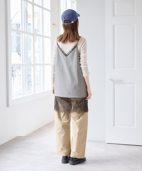 U by SPICK&SPAN(ユーバイスピックアンドスパン)の「リバーシブルレースキャミソール(キャミソール・レディース・チャコールグレー/ベージュ・FREE)」の5枚目の写真