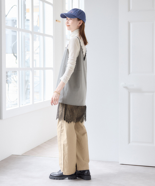 U by SPICK&SPAN(ユーバイスピックアンドスパン)の「リバーシブルレースキャミソール(キャミソール・レディース・チャコールグレー/ベージュ・FREE)」の6枚目の写真