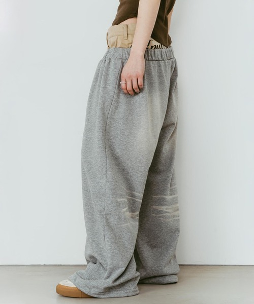 Knuth Marf(クヌースマーフ)の「Knuth Marf / クヌースマーフ double-layer sweatpants(スウェットパンツ・レディース・ブラウン/チャコールグレー・X-SMALL/SMALL)」の4枚目の写真