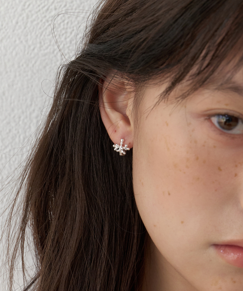 BYWEEKEND（バイウィーケンド）の「Coral earring（ピアス（両耳用）・レディース・シルバー・FREE）」の3枚目の写真