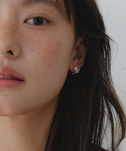 BYWEEKEND（バイウィーケンド）の「Coral earring（ピアス（両耳用）・レディース・シルバー・FREE）」の4枚目の写真