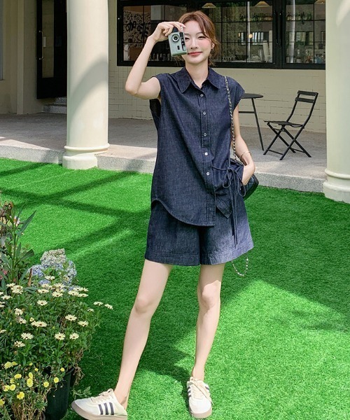 FAVORITO(ファヴォリート)の「デニムノースリーブトップスショートパンツセットアップ(セットアップ・レディース・ブルー・XL/L/M/S)」の4枚目の写真