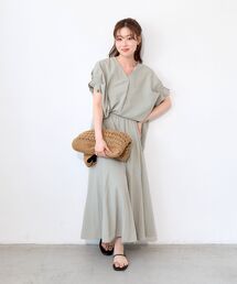 エアータンブラータックスリーブブラウス×スカートセット