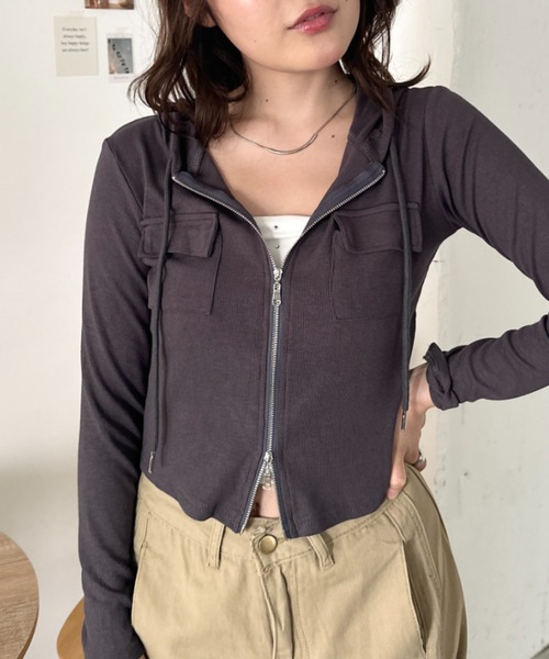 CLEA（クレア）の「ポケット付きジップアップフードトップス（Tシャツ/カットソー・レディース・チャコールグレー/ブラック/グレー/ブラウン/カーキ/ホワイト・FREE）」の3枚目の写真