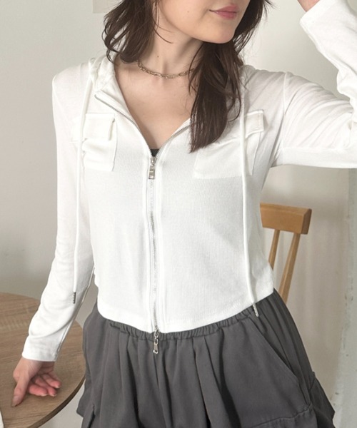 CLEA（クレア）の「ポケット付きジップアップフードトップス（Tシャツ/カットソー・レディース・チャコールグレー/ブラック/グレー/ブラウン/カーキ/ホワイト・FREE）」の9枚目の写真