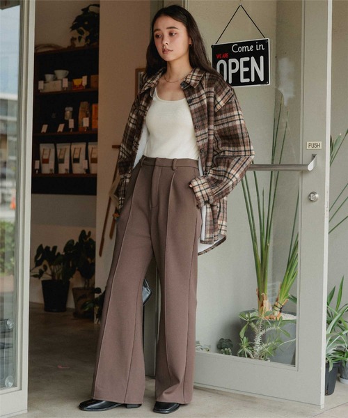 titivate(ティティベイト)の「裏起毛/美シルエットフレアパンツ(その他パンツ・レディース・ブラック/ブラウン/アイボリー・SP/S/L/M)」の3枚目の写真