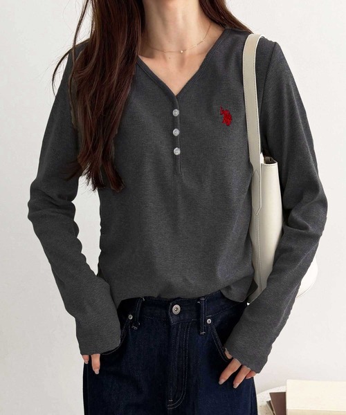 U.S. POLO ASSN.(ユーエスポロアッスン)の「GeeRA別注【U.S. POLO ASSN.】細見え!Vネックヘンリーリブカットソー(Tシャツ/カットソー・レディース・ネイビー/杢グレー/オートミール/グレー系その他/チャコール・X-LARGE/LARGE/MEDIUM/SMALL)」の4枚目の写真