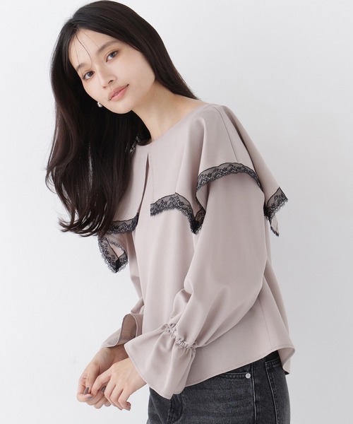 NATURAL BEAUTY BASIC(ナチュラルビューティーベーシック)の「ビッグカラーブラウス(シャツ/ブラウス・レディース・グレイッシュベージュ/オフホワイト/チャコールグレー・フリ-)」の1枚目の写真