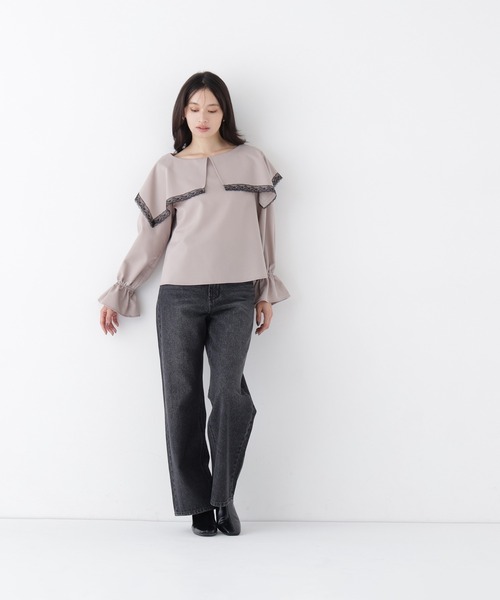 NATURAL BEAUTY BASIC(ナチュラルビューティーベーシック)の「ビッグカラーブラウス(シャツ/ブラウス・レディース・グレイッシュベージュ/オフホワイト/チャコールグレー・フリ-)」の12枚目の写真