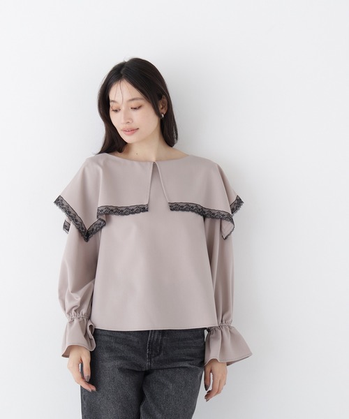 NATURAL BEAUTY BASIC(ナチュラルビューティーベーシック)の「ビッグカラーブラウス(シャツ/ブラウス・レディース・グレイッシュベージュ/オフホワイト/チャコールグレー・フリ-)」の4枚目の写真