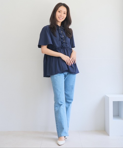 Neige(ネージュ)の「フレアスリーブリボンカラーラッフルペプラムブラウス(シャツ/ブラウス・レディース・ブルー/ネイビー・ONE SIZE)」の3枚目の写真
