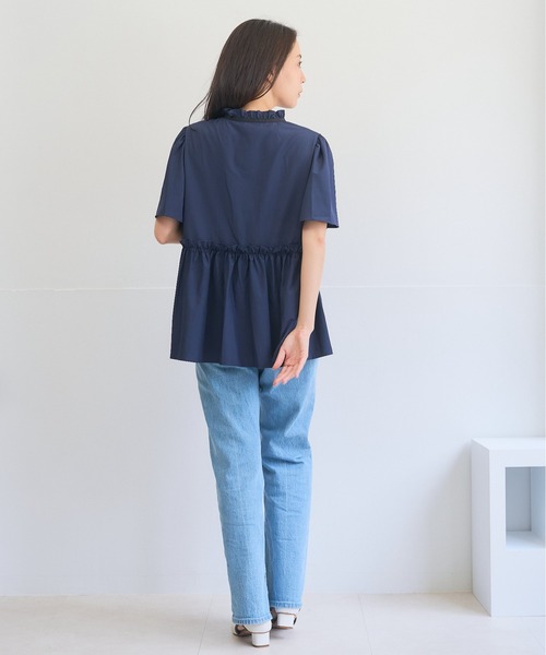 Neige(ネージュ)の「フレアスリーブリボンカラーラッフルペプラムブラウス(シャツ/ブラウス・レディース・ブルー/ネイビー・ONE SIZE)」の4枚目の写真