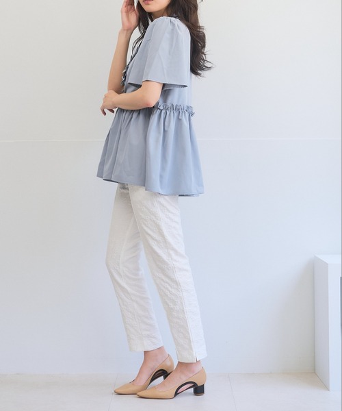 Neige(ネージュ)の「フレアスリーブリボンカラーラッフルペプラムブラウス(シャツ/ブラウス・レディース・ブルー/ネイビー・ONE SIZE)」の11枚目の写真
