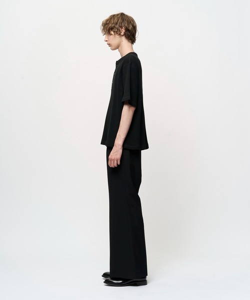 Juha(ユハ)の「SOFT WAFFLE HENLEY(Tシャツ/カットソー・メンズ・ブラック/ホワイト/グレイッシュベージュ・4/3)」の9枚目の写真