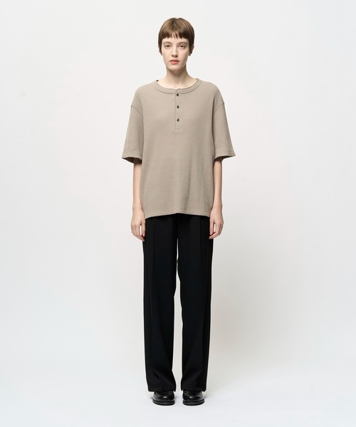 Juha(ユハ)の「SOFT WAFFLE HENLEY(Tシャツ/カットソー・メンズ・ブラック/ホワイト/グレイッシュベージュ・4/3)」の11枚目の写真