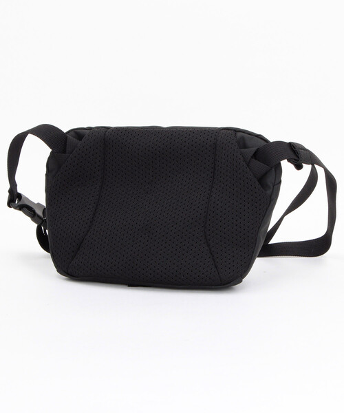 ARC'TERYX（アークテリクス）の「ARC’TERYX/アークテリクス マンティス 1 ウエストパック/Mantis 1 Waist Pack（ショルダーバッグ・メンズ・ブラック・ONE SIZE）」の2枚目の写真
