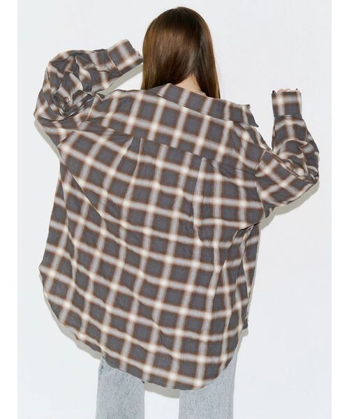 EVRIS(エヴリス)の「SUNNYオーバーサイズチェックシャツ 秋服(シャツ/ブラウス・レディース・ブラック/グレー・FREE)」の3枚目の写真