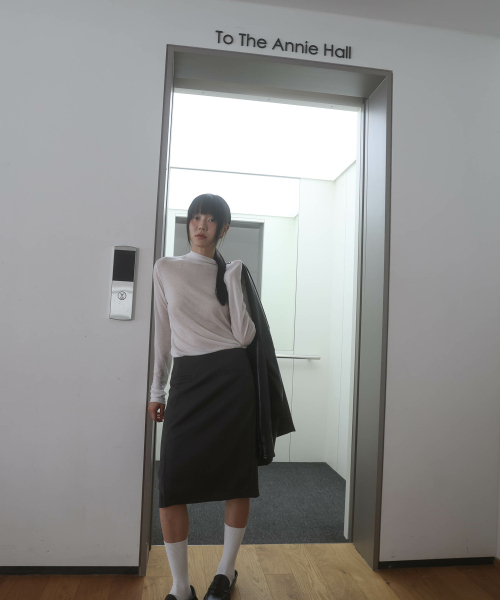 LYNTE(リンテ)の「シャドウハーフネックトップ(アイボリー)(Tシャツ/カットソー・レディース・その他・FREE)」の2枚目の写真