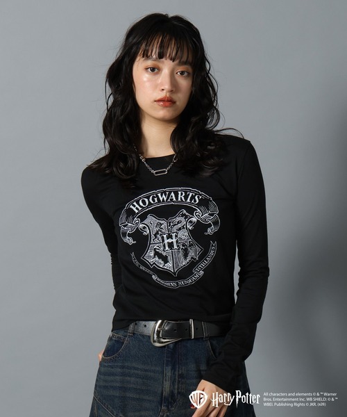PAGEBOY(ページボーイ)の「【Harry Potter(ハリー・ポッター)】ホグワーツエンブレムシアーロンT(Tシャツ/カットソー・レディース・グレー/ブラック・FREE)」の4枚目の写真