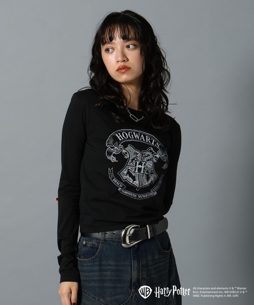 PAGEBOY(ページボーイ)の「【Harry Potter(ハリー・ポッター)】ホグワーツエンブレムシアーロンT(Tシャツ/カットソー・レディース・グレー/ブラック・FREE)」の5枚目の写真