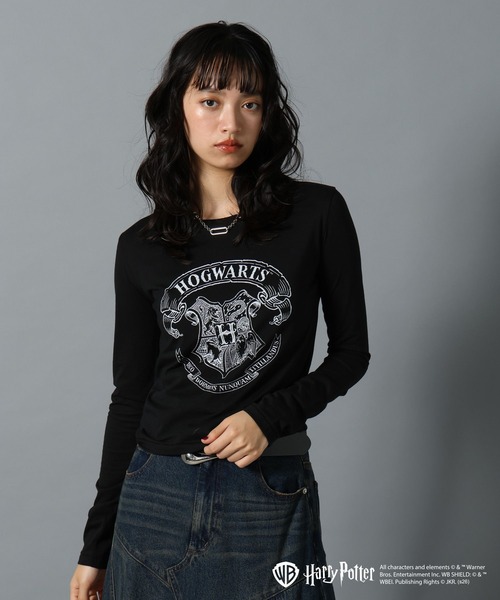 PAGEBOY(ページボーイ)の「【Harry Potter(ハリー・ポッター)】ホグワーツエンブレムシアーロンT(Tシャツ/カットソー・レディース・グレー/ブラック・FREE)」の6枚目の写真