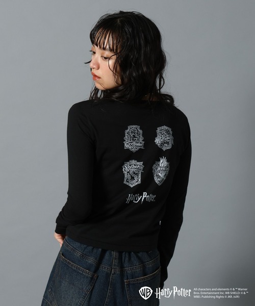PAGEBOY(ページボーイ)の「【Harry Potter(ハリー・ポッター)】ホグワーツエンブレムシアーロンT(Tシャツ/カットソー・レディース・グレー/ブラック・FREE)」の7枚目の写真