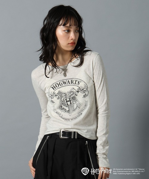 PAGEBOY(ページボーイ)の「【Harry Potter(ハリー・ポッター)】ホグワーツエンブレムシアーロンT(Tシャツ/カットソー・レディース・グレー/ブラック・FREE)」の13枚目の写真