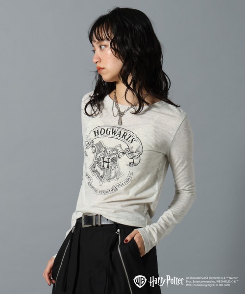 PAGEBOY(ページボーイ)の「【Harry Potter(ハリー・ポッター)】ホグワーツエンブレムシアーロンT(Tシャツ/カットソー・レディース・グレー/ブラック・FREE)」の14枚目の写真