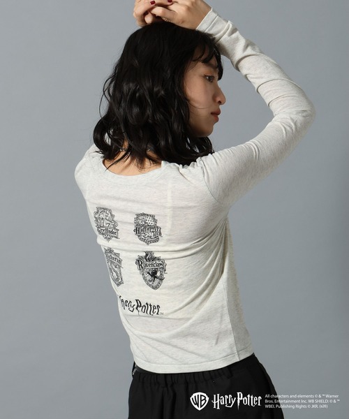 PAGEBOY(ページボーイ)の「【Harry Potter(ハリー・ポッター)】ホグワーツエンブレムシアーロンT(Tシャツ/カットソー・レディース・グレー/ブラック・FREE)」の15枚目の写真