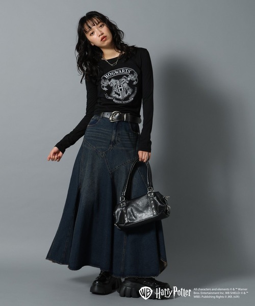 PAGEBOY(ページボーイ)の「【Harry Potter(ハリー・ポッター)】ホグワーツエンブレムシアーロンT(Tシャツ/カットソー・レディース・グレー/ブラック・FREE)」の8枚目の写真