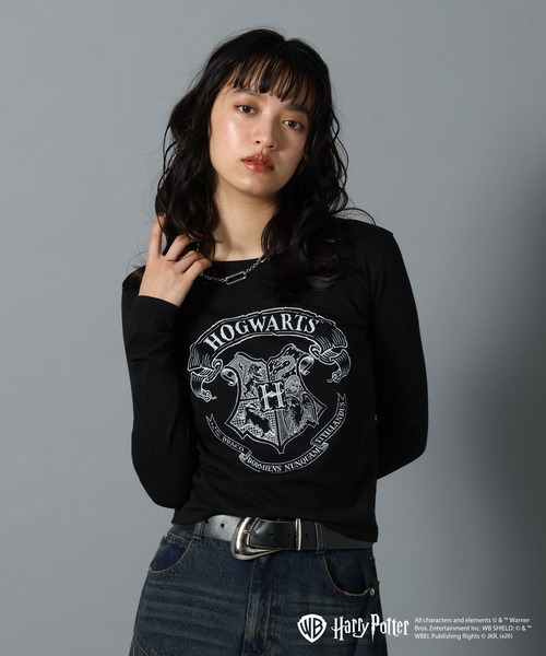 PAGEBOY(ページボーイ)の「【Harry Potter(ハリー・ポッター)】ホグワーツエンブレムシアーロンT(Tシャツ/カットソー・レディース・グレー/ブラック・FREE)」の3枚目の写真