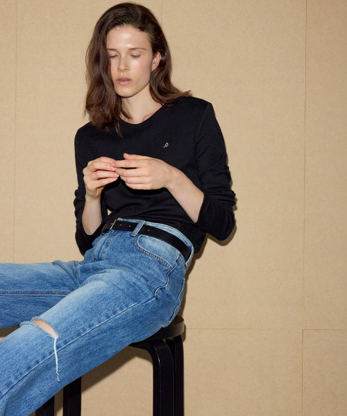 LEVAR（レバー）の「Raw-cut Relaxed Boots Cut Denim - Dark Blue（デニムパンツ・レディース・その他・SMALL/MEDIUM/X-SMALL）」の4枚目の写真