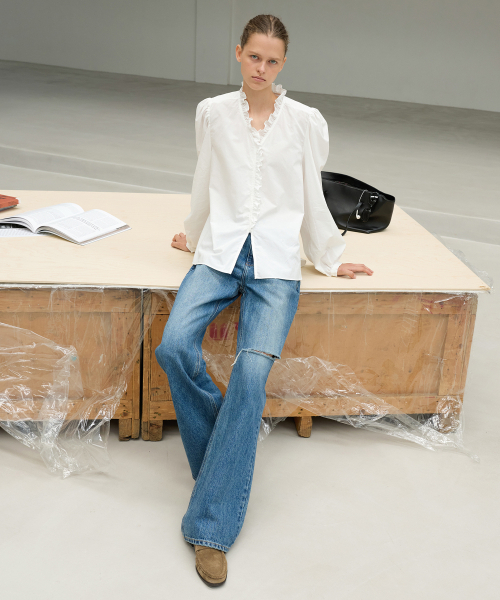 LEVAR（レバー）の「Raw-cut Relaxed Boots Cut Denim - Dark Blue（デニムパンツ・レディース・その他・SMALL/MEDIUM/X-SMALL）」の5枚目の写真