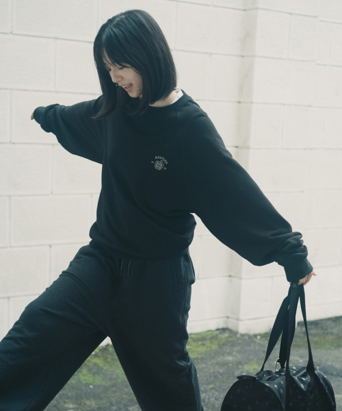 OHESHIO（オヘシオ）の「NTC x OHESHIO APPLE LOGO SWEATSHIRT, BLACK（スウェット・レディース・その他・FREE）」の2枚目の写真