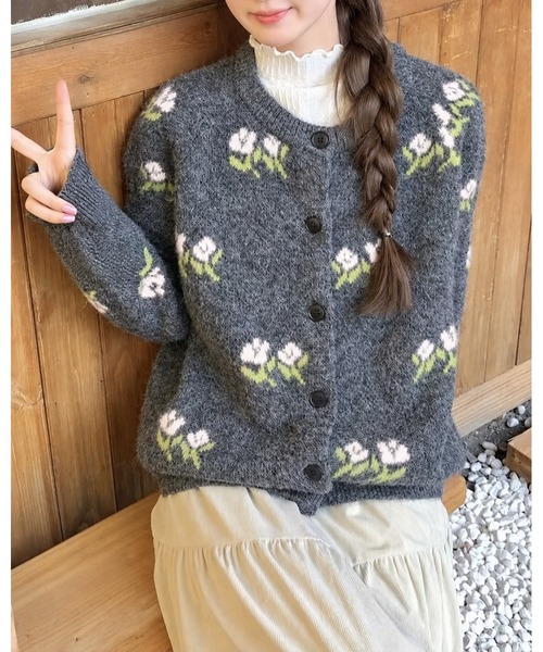 inst.ALL(インストール)の「小花柄ジャカードニットカーディガン(カーディガン/ボレロ・レディース・ライトグリーン/グレー/レッド・M)」の2枚目の写真