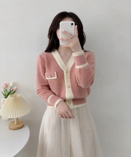 DRESS PLUS（ドレスプラス）の「バイカラーパール調ボタンVネックニットカーディガン（カーディガン/ボレロ・レディース・ホワイト・フリー）」の20枚目の写真