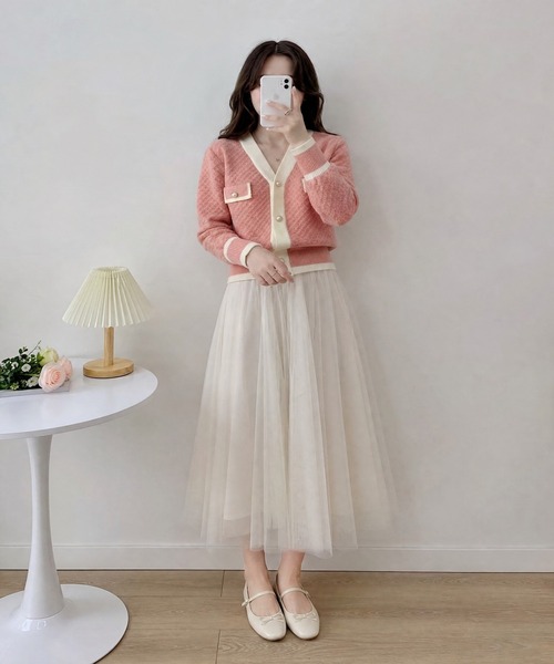 DRESS PLUS（ドレスプラス）の「バイカラーパール調ボタンVネックニットカーディガン（カーディガン/ボレロ・レディース・ホワイト・フリー）」の22枚目の写真