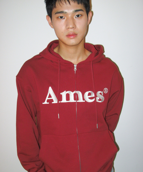 AMESWORLDWIDE(アメスワールドワイド)の「ベーシックロゴ ジップアップフーディ バーガンディ(パーカー・レディース・その他・SMALL/MEDIUM/LARGE)」の8枚目の写真