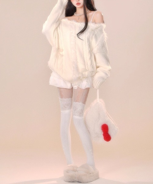 Alvia(アルビア)の「韓国風シャギーフェザー オフショル ニットトップス(ニット/セーター・レディース・ブラック/ホワイト・M)」の10枚目の写真