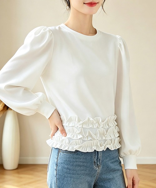 Doux Belle（ドゥーベル）の「裾フリルボリューム袖長袖カットソー（Tシャツ/カットソー・レディース・ホワイト/ブラック・FREE）」の2枚目の写真