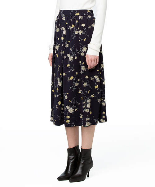 CLANE（クラネ）の「ANTIQUE FLOWER VOLUME SKIRT（スカート・レディース・ネイビー/ブラック/アイボリー・2/0/1）」の16枚目の写真