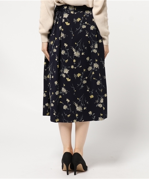 CLANE（クラネ）の「ANTIQUE FLOWER VOLUME SKIRT（スカート・レディース・ネイビー/ブラック/アイボリー・2/0/1）」の4枚目の写真