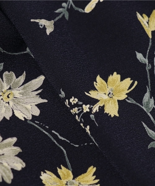 CLANE（クラネ）の「ANTIQUE FLOWER VOLUME SKIRT（スカート・レディース・ネイビー/ブラック/アイボリー・2/0/1）」の9枚目の写真