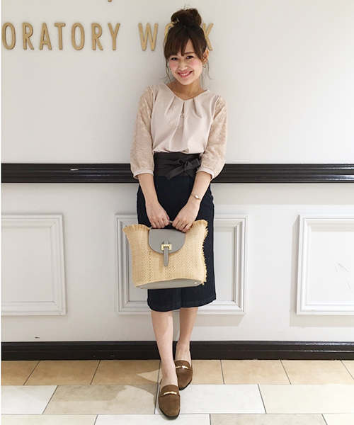 laboratory work（ラボラトリーワーク）の「袖オーガンジーレース 衿タックプルオーバー（Tシャツ/カットソー・レディース・ライトグレー/オフホワイト/ライトベージュ・MEDIUM）」の12枚目の写真