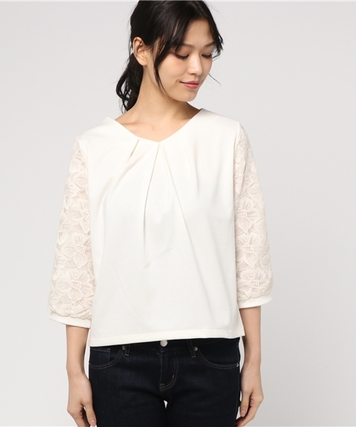 laboratory work（ラボラトリーワーク）の「袖オーガンジーレース 衿タックプルオーバー（Tシャツ/カットソー・レディース・ライトグレー/オフホワイト/ライトベージュ・MEDIUM）」の4枚目の写真