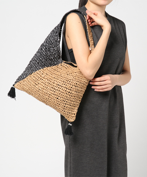 LBC(エルビーシー)の「ペーパー配色ワンショルダー(ショルダーバッグ・レディース・オフホワイト/ブラック・FREE)」の7枚目の写真