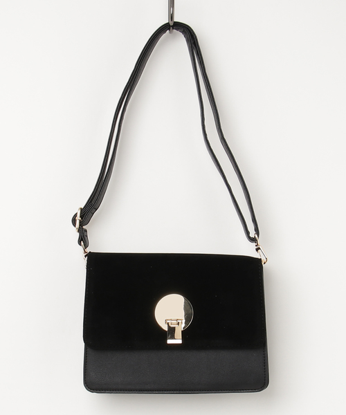 natural couture（ナチュラルクチュール）の「スエード編みベルト２ＷＡＹバッグ（ショルダーバッグ・レディース・ブラック/パープル/ライトベージュ・FREE）」の2枚目の写真