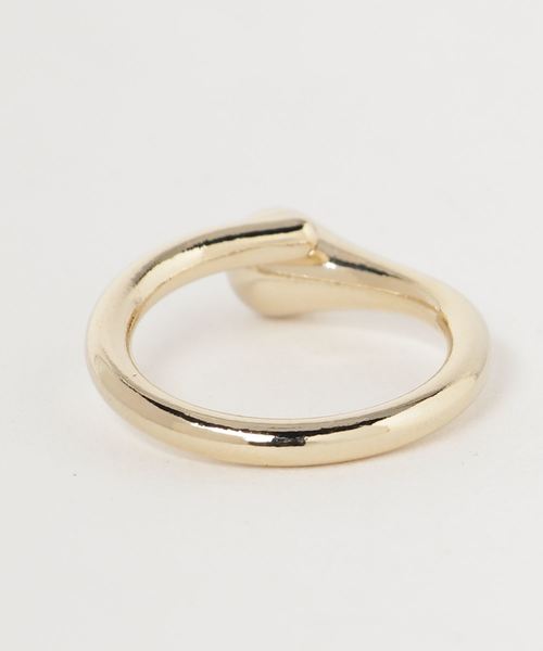 MODE ROBE（モードローブ）の「ワンドロップシンプルリング（リング・レディース・シルバー/ゴールド・13号）」の3枚目の写真